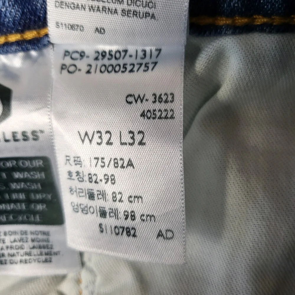 Levi's 502 Taper Jeans Mens 32x32 Blue Excellent Medium Wash Denim 29507-1317